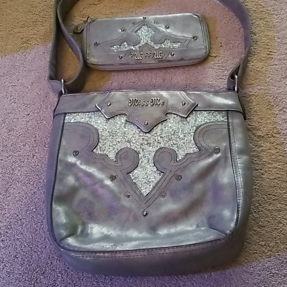 EUC Miss Me purse